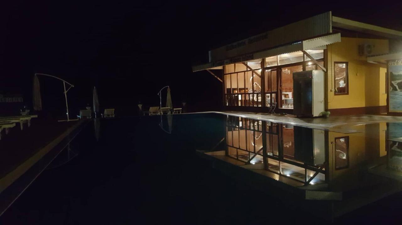 Golden Hotel Dondet Muang Không Exteriör bild